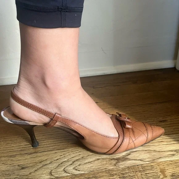 Burberry quilted patent tan leather pointed toe slingback pumps size 11 US - Picture 13 of 14